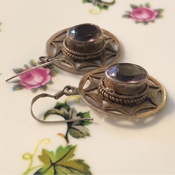 💥💥FINAL PRICE💥💥Vtg stamped 925 sterling silver dangle earrings faceted amethysts - Picture 5 of 9